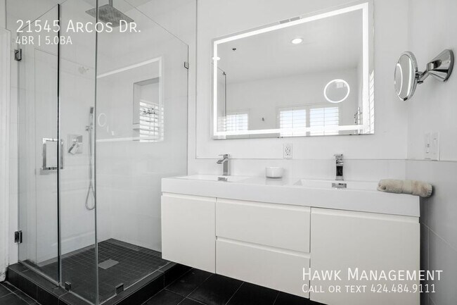 Building Photo - 21545 Arcos Dr