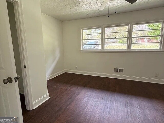 Building Photo - 1322 S Hicks Cir NW