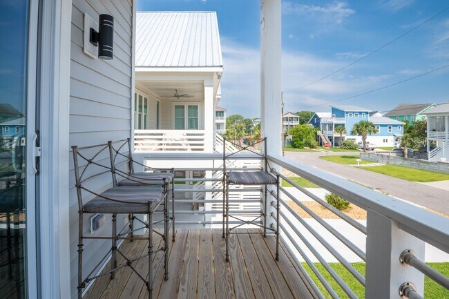 Building Photo - PLAN AND SECURE YOUR WINTER GETAWAY NOW