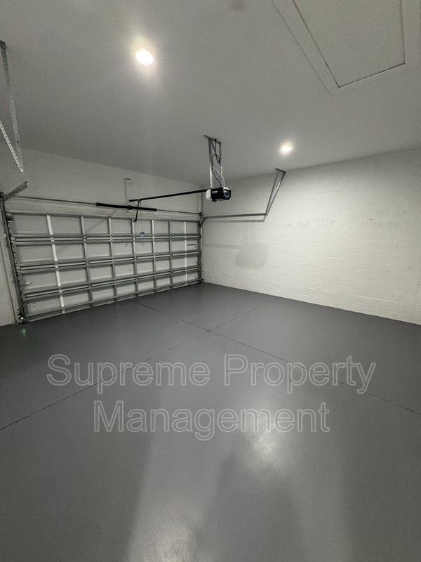Building Photo - 7008 Madison Ave
