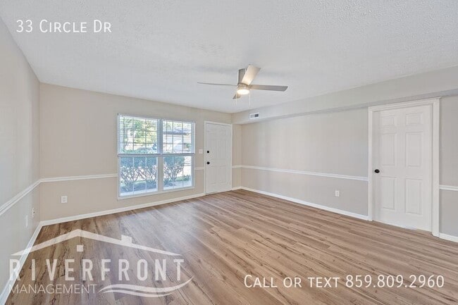 Building Photo - 33 Circle Dr