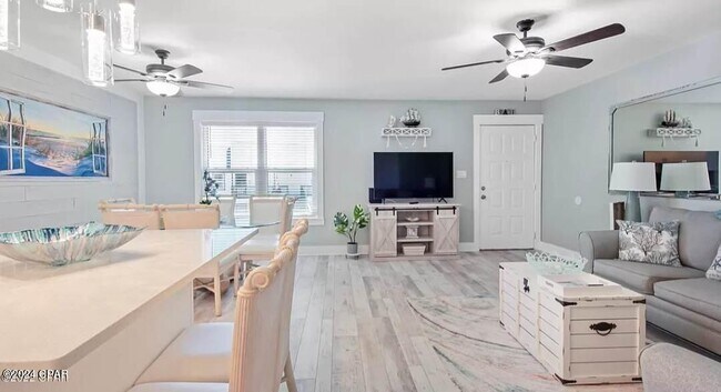 Building Photo - 7813 N Lagoon Dr