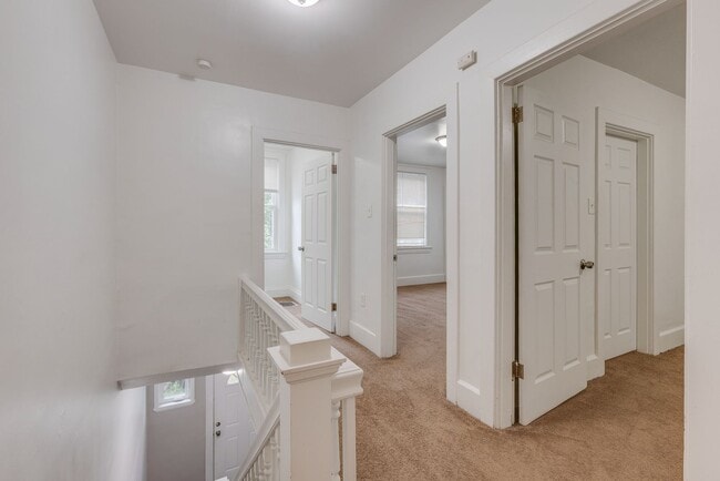 Building Photo - Available August  2026 - Beautiful 2.5 Bedroom, 1 Bath Home in Mt. Washington Area!