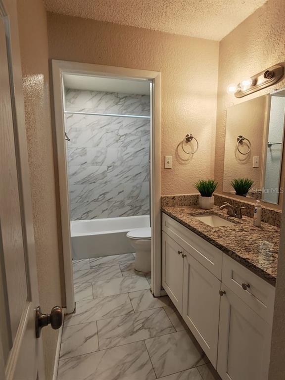 Building Photo - 1120 Union St S