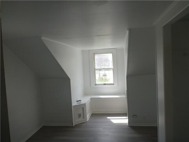 Building Photo - 222 Manhattan Terrace