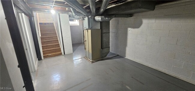 Building Photo - 5025 Henry St