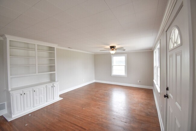 Building Photo - 13292 TX-110