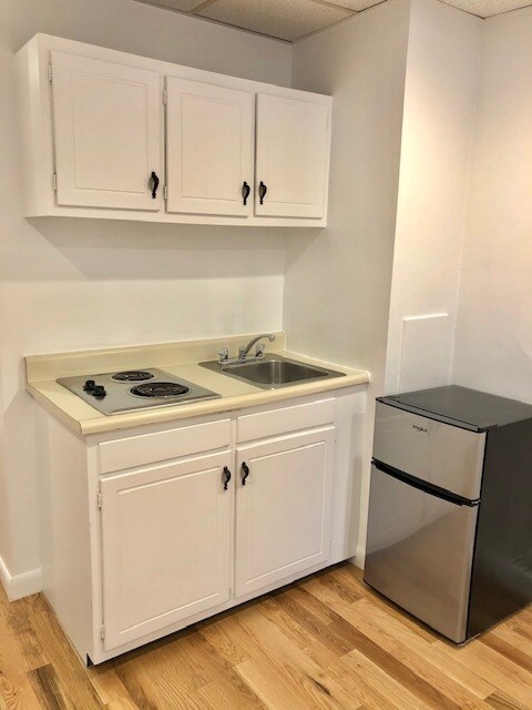 Building Photo - 854 Beacon St