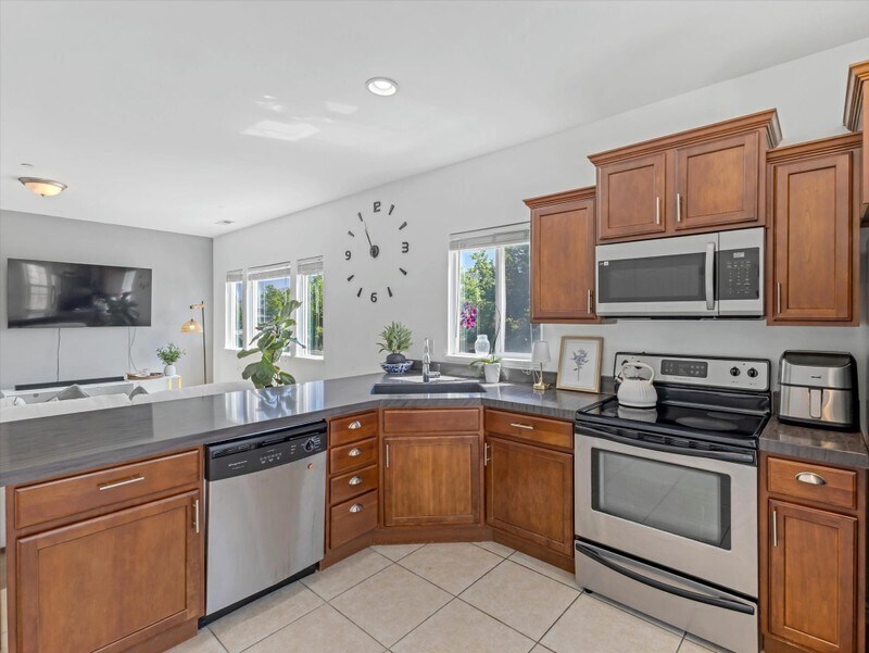 Building Photo - 114 Bella Monte Dr