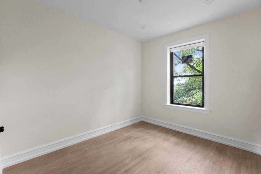 Building Photo - 4638 N Hamilton Ave