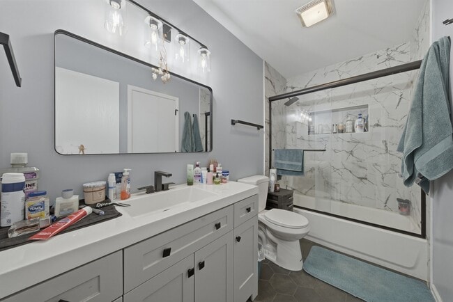 Building Photo - 541 Heritage Dr