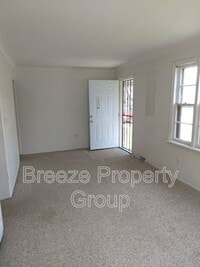 Building Photo - 3405 Beaumont Dr
