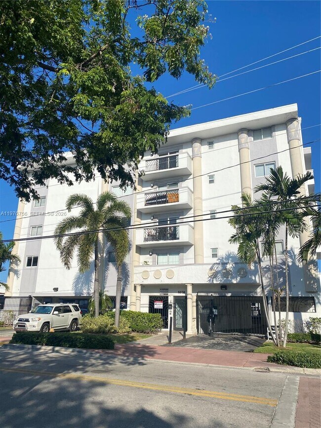 Building Photo - 8101 Crespi Blvd