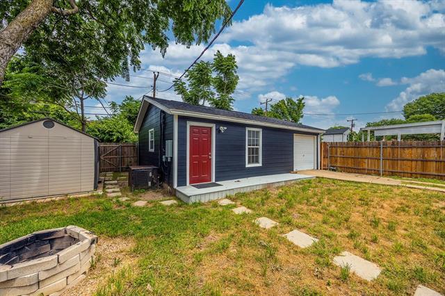 Building Photo - 2741 Ivandell Ave