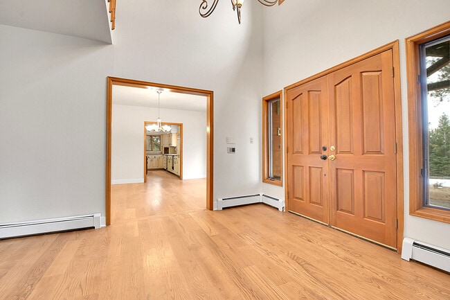 Building Photo - 29604 Canterbury Cir