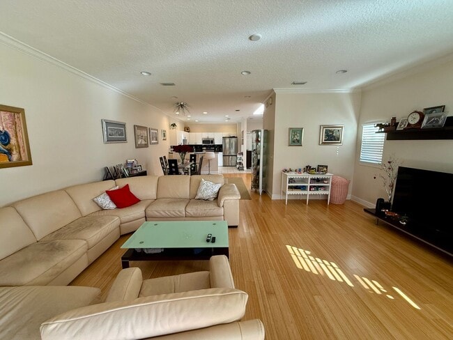 Building Photo - Carillon townhome in Gated Community