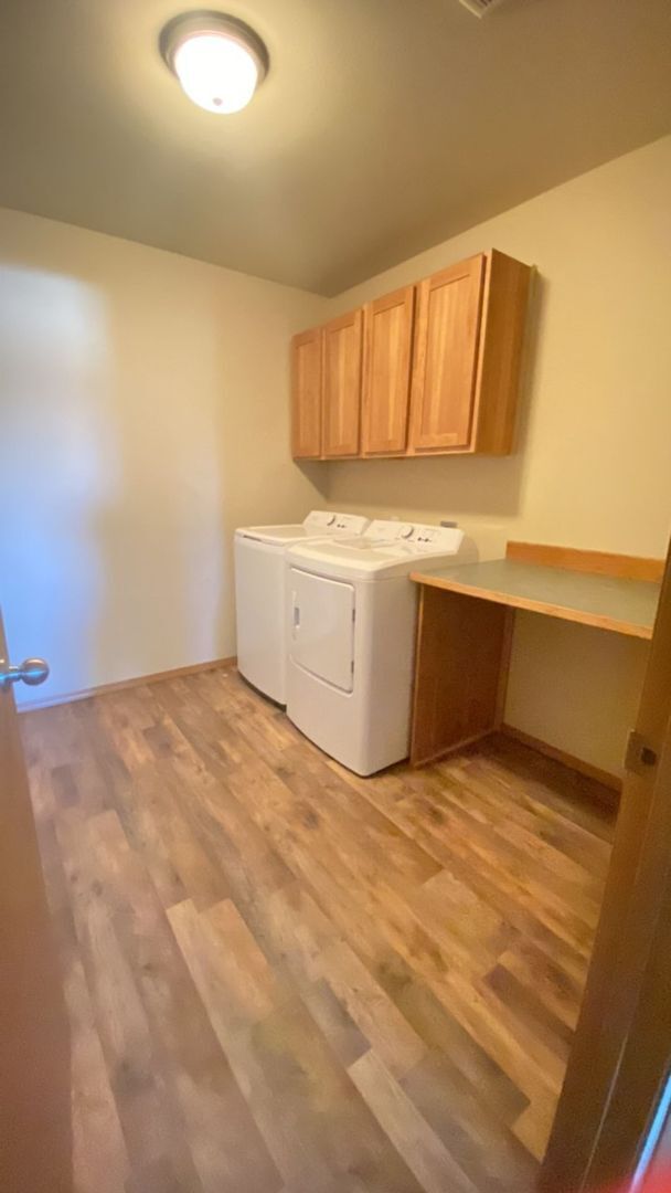 Building Photo - Live Where Convenience Meets Comfort