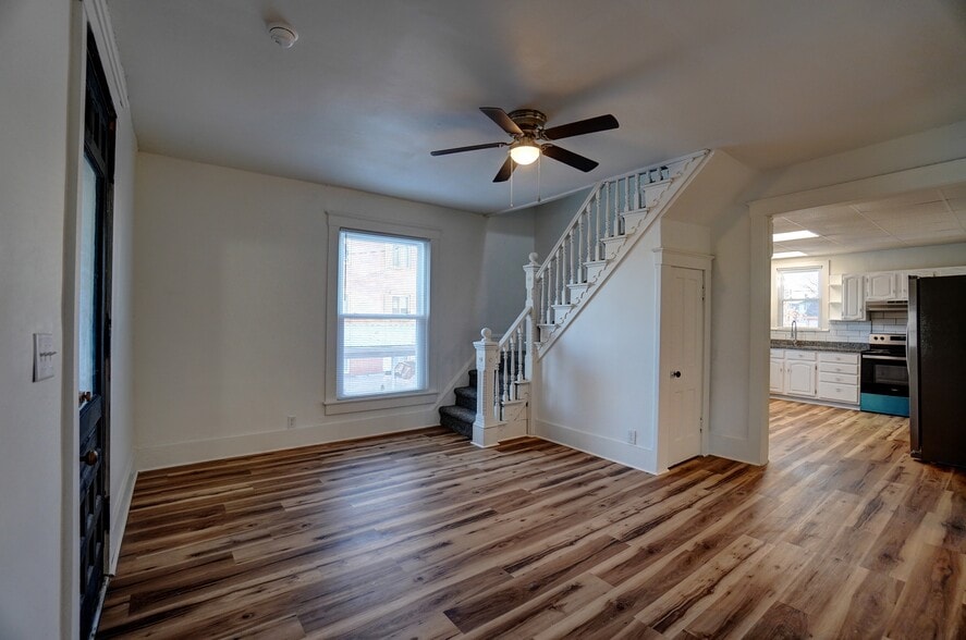 Building Photo - 1117 W High St