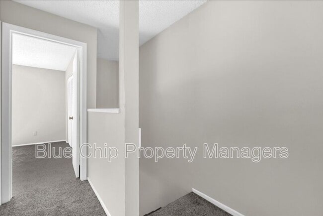 Building Photo - 203 Watts Ln