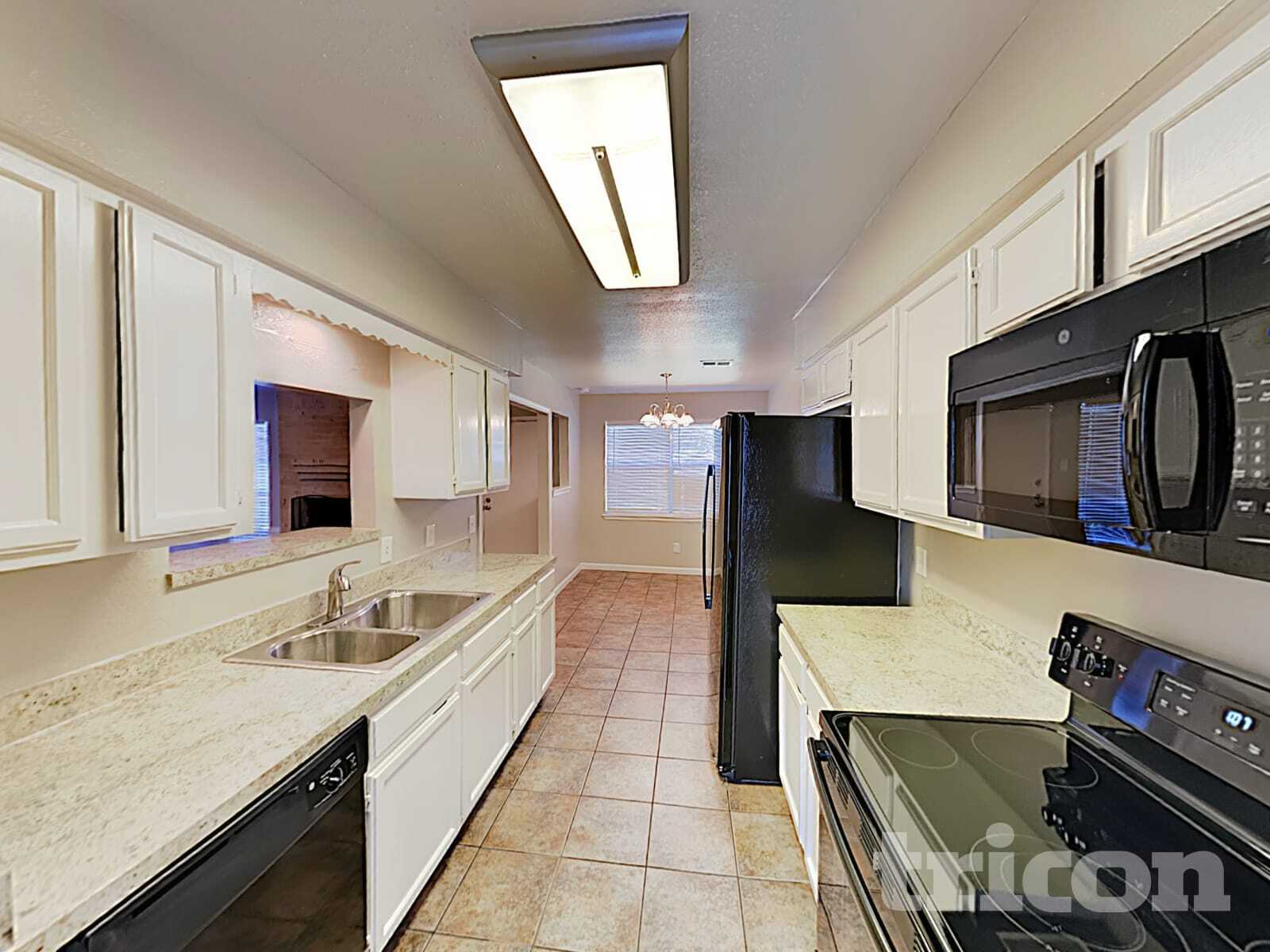 Building Photo - 15802 Echo Canyon Dr