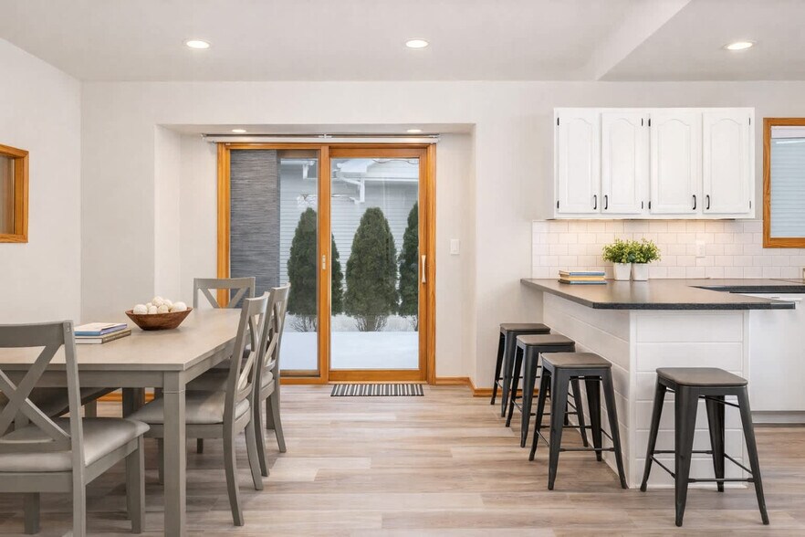 Building Photo - N307 Eastowne Ct