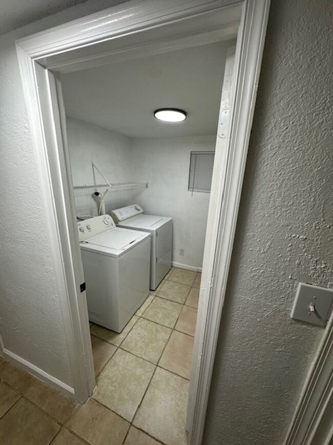 Building Photo - JP - Early