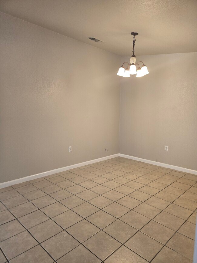 Building Photo - 9570 Bowen dr