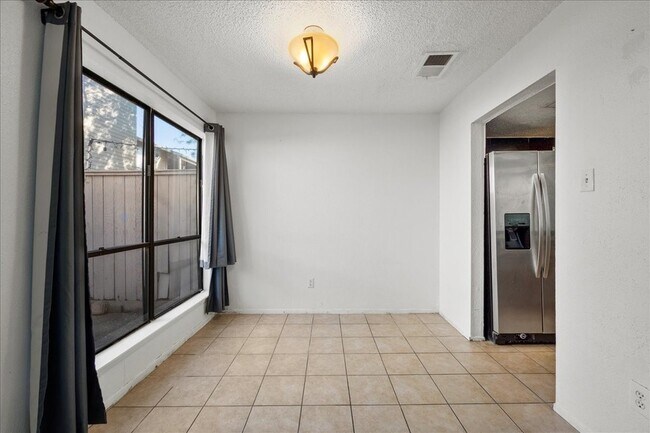 Building Photo - 9572 Windswept Ln