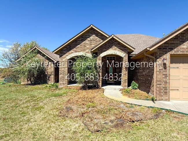 Building Photo - Beautiful Upscale 3BD/3BTH + Office Home on Over an Acre in Choctaw