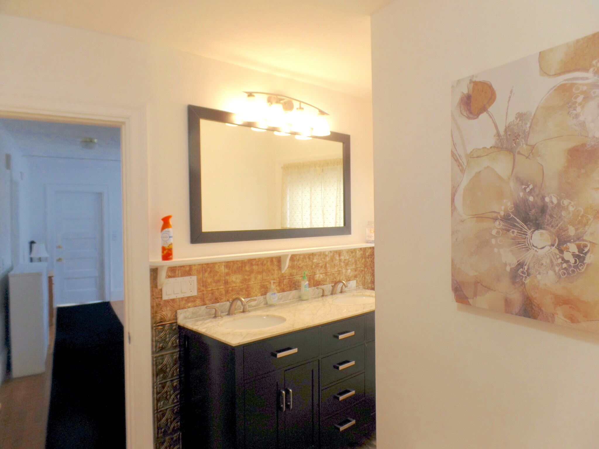 Building Photo - 34 Capen St