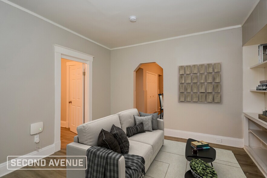 Building Photo - 1311 Manss Ave