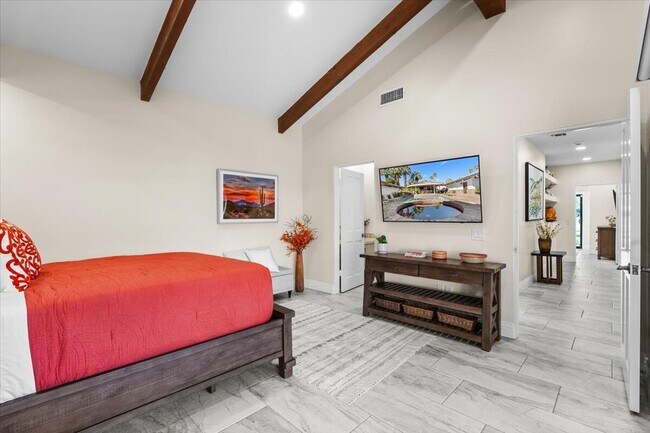 Building Photo - 48731 San Vicente St