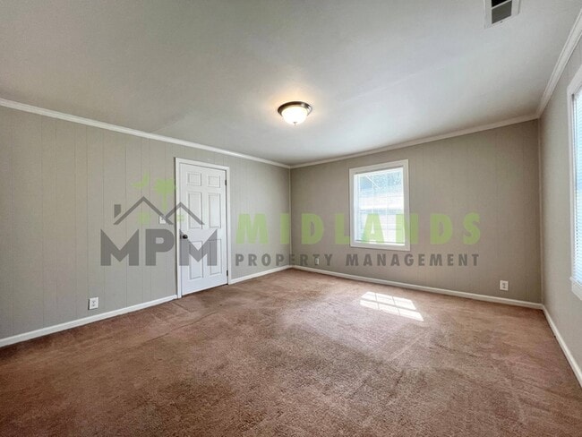 Building Photo - 610 W Hampton Ave