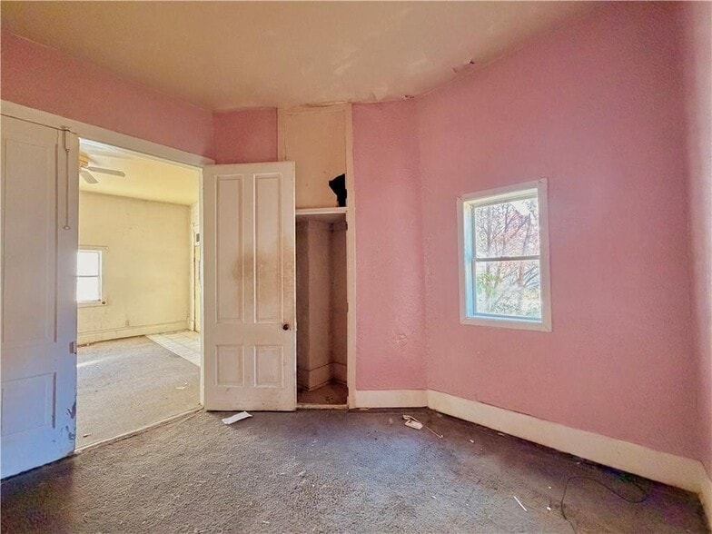 Building Photo - 1646 E Wood St