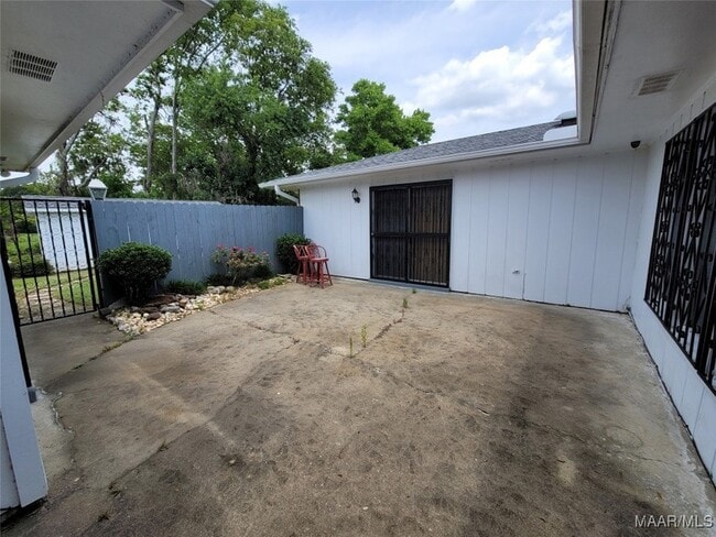 Building Photo - 4254 Lawnwood Dr