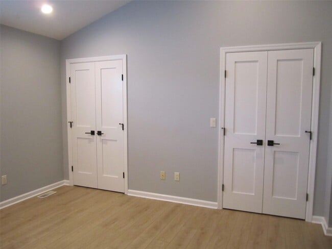 Building Photo - 163 Windward Ct S