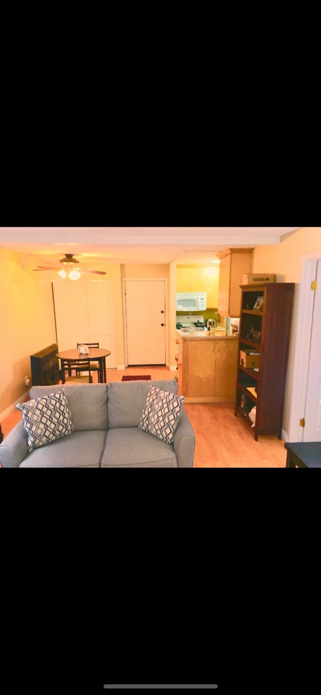 Building Photo - 21800 Schoenborn St