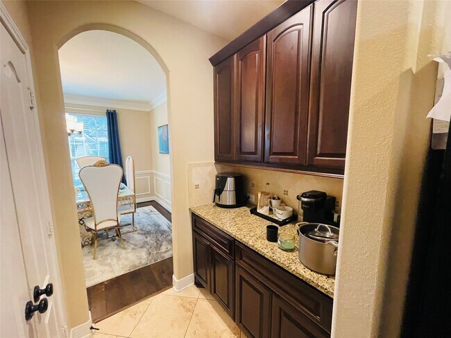 Building Photo - 5811 Tarpon Bay Ct