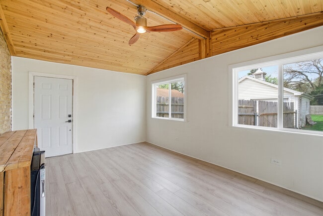 Building Photo - 2506 Rusty Dr