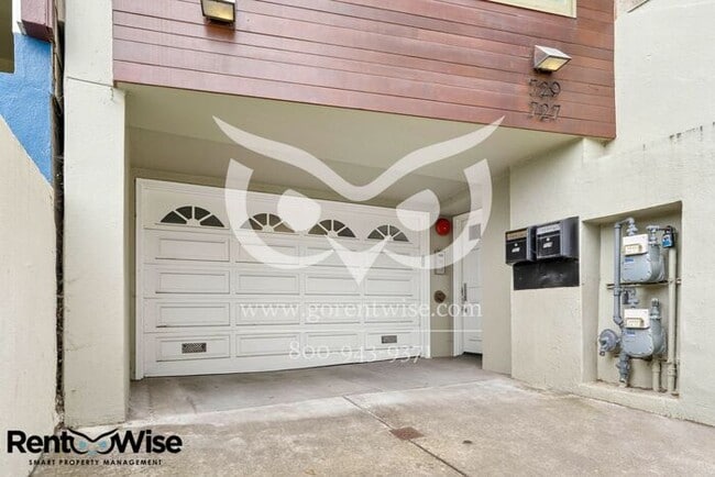 Building Photo - 727 Moraga St