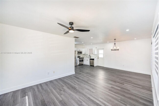 Building Photo - 1704 S Le Jeune Rd