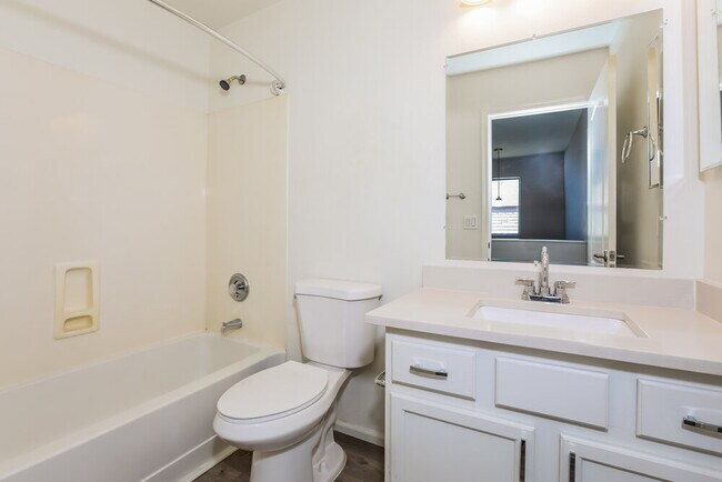 Building Photo - 1361 E Ryan Rd