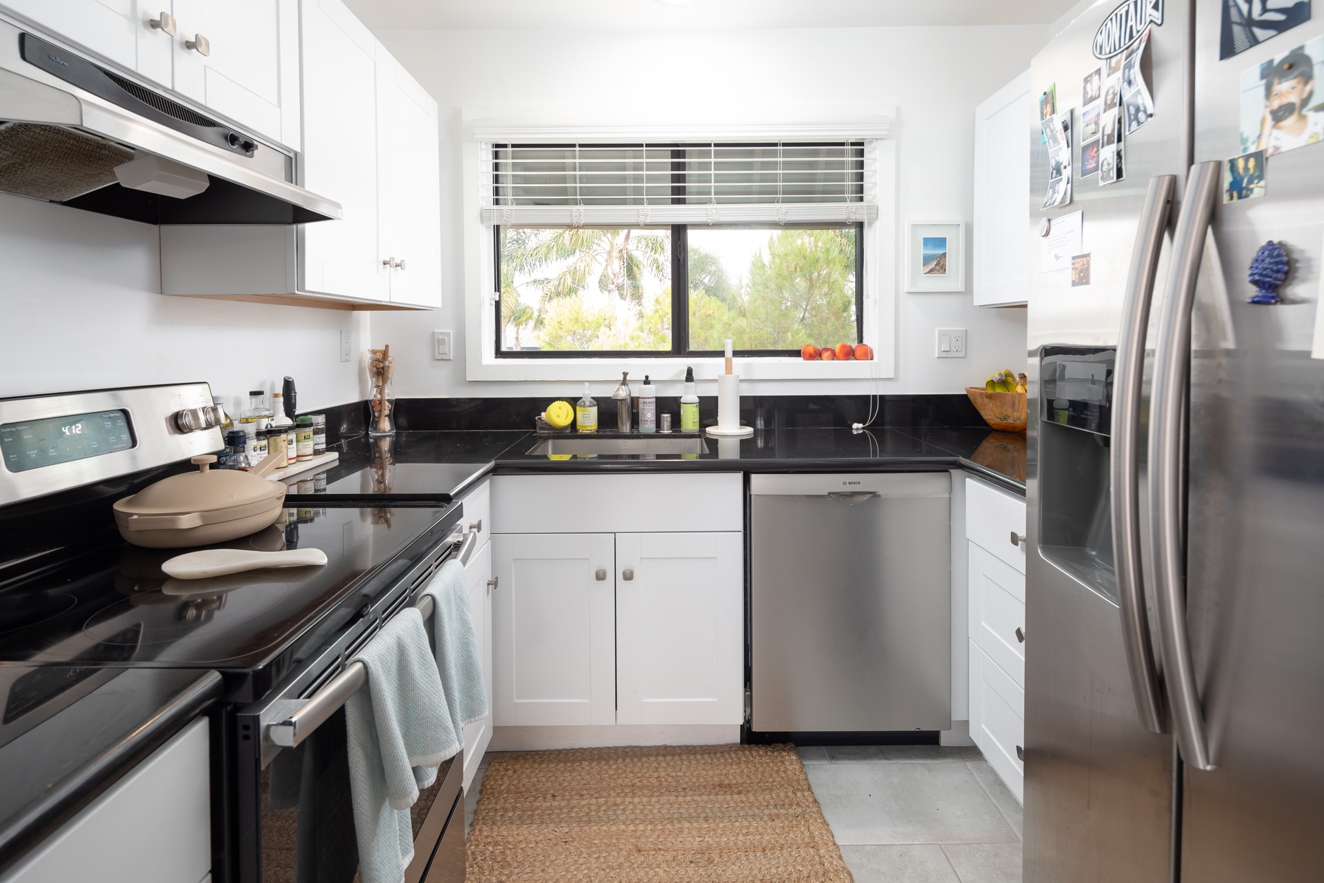 Kitchen - 2807 Highland Ave