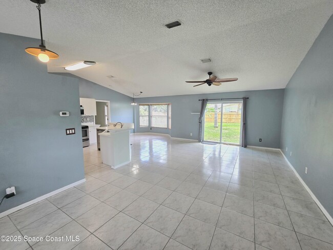 Building Photo - 4445 Greenhill St