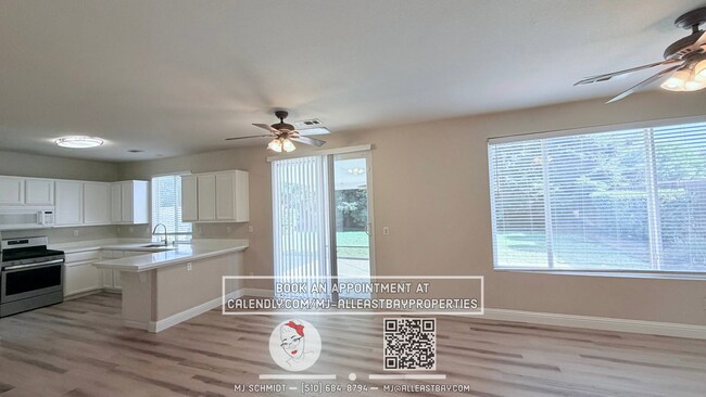 Building Photo - Beautiful 3 bedroom home nestled in cozy Brentwood neighborhood!