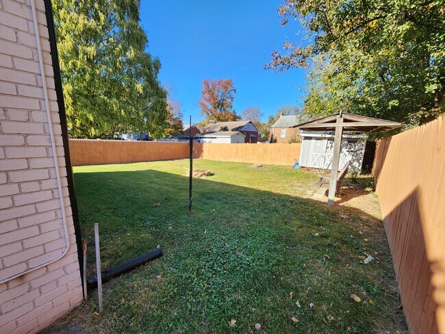 Building Photo - 5014 Nantucket Rd