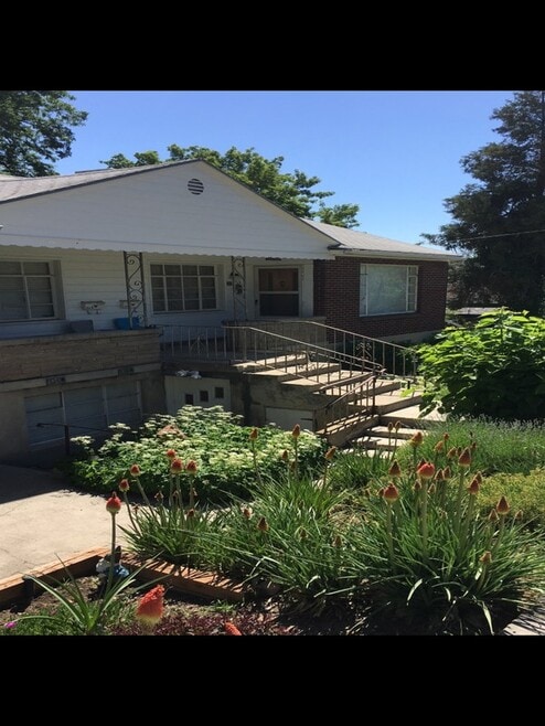 Building Photo - 603 Brixen Ct E