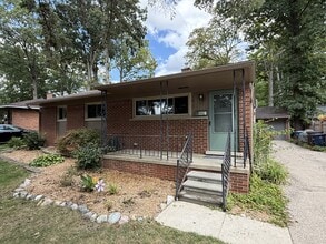 Building Photo - 1018 Western Dr
