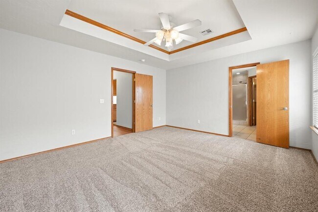 Building Photo - 616 Garrison Ln