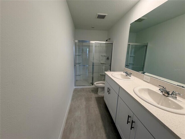 Building Photo - 2942 Skyline Lp